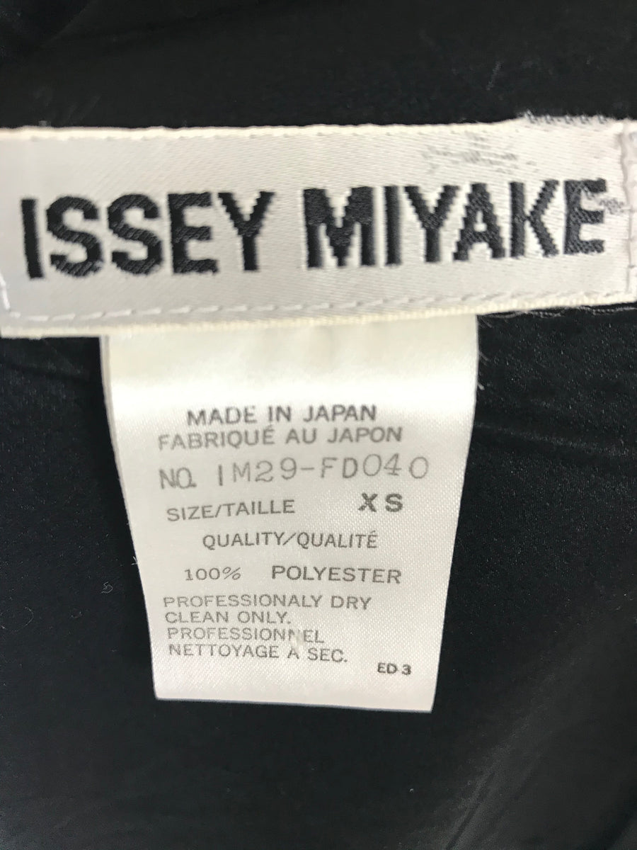 1990s ISSEY MIYAKE Oversized Pleated Blazer – ARCHIVE