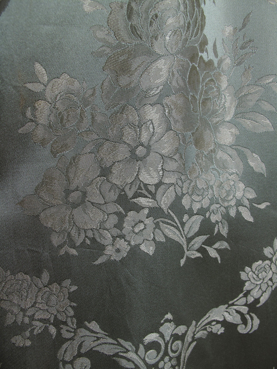 GIVENCHY COUTURE by ALEXANDER MCQUEEN – ARCHIVE - Main Image